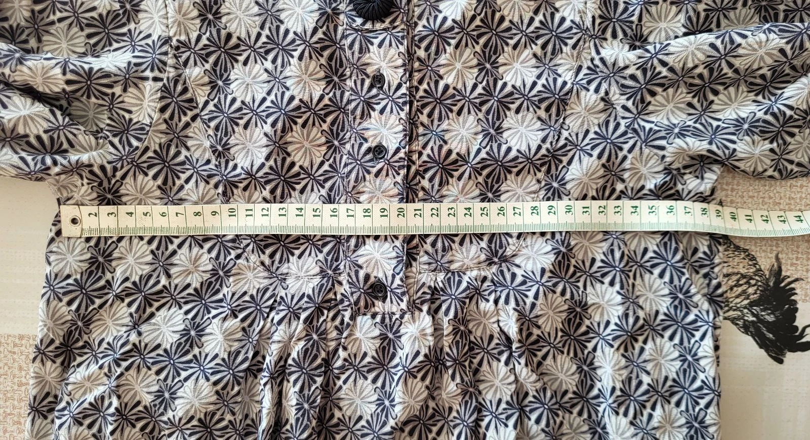 Blusa Elegante Massimo Dutti PP/TFr36-Cinza&Preto-estampado Floral & Fluido 100%Seda em Ótimo Estado – photo 9
